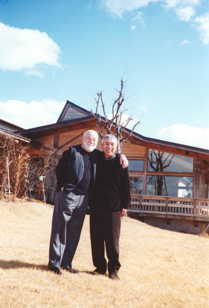 Photo of Eric Carle and Kazuo Iwamura in front of building.