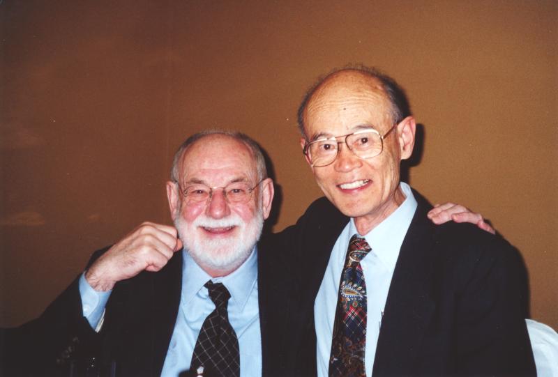 Photo of Eric Carle and Mr. Hiroshi Imamura