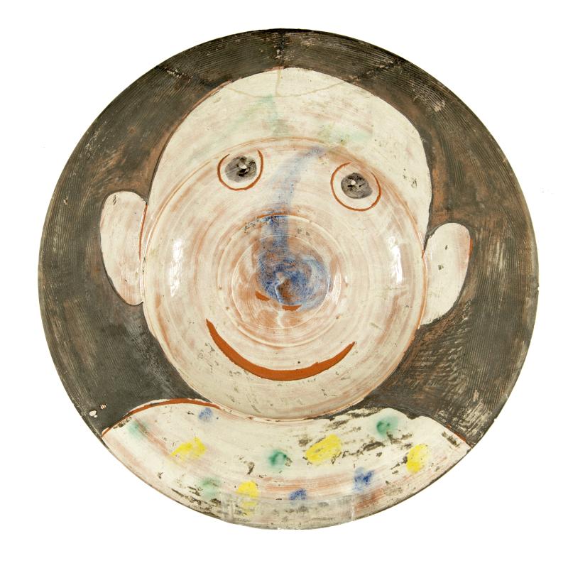 Plate of clown's face.