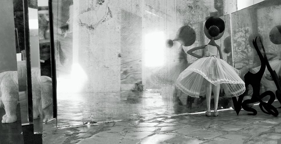 Photography of dancing doll. 